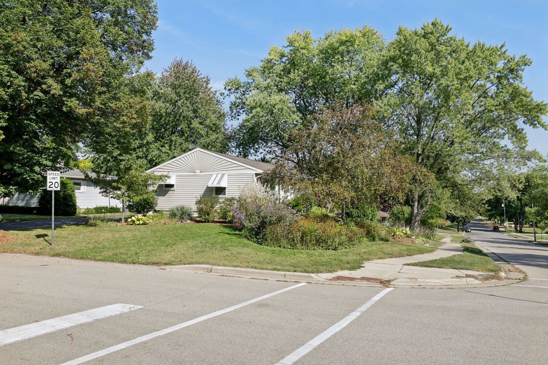1000 Tompkins Drive