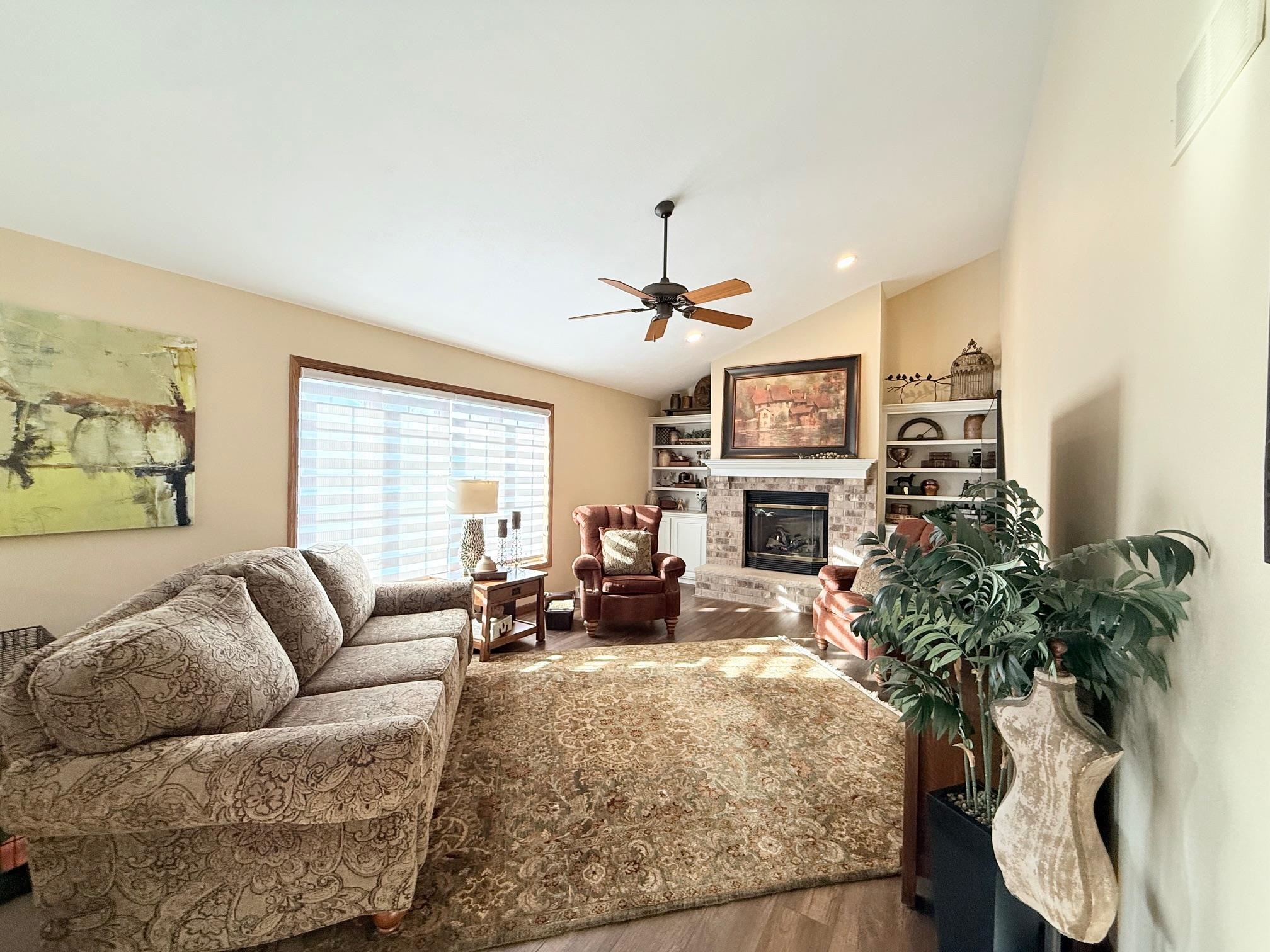 105 Oak Springs Circle