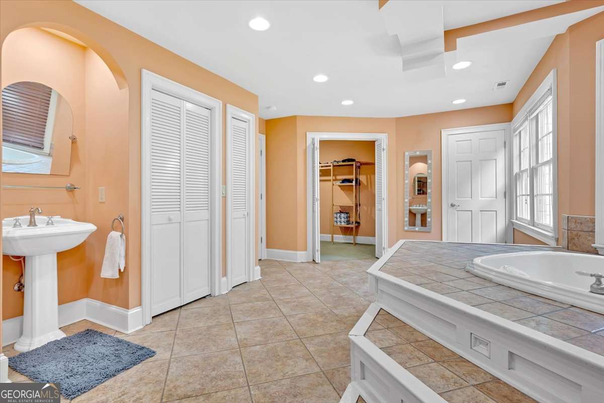 2 Stonebrook Drive SW