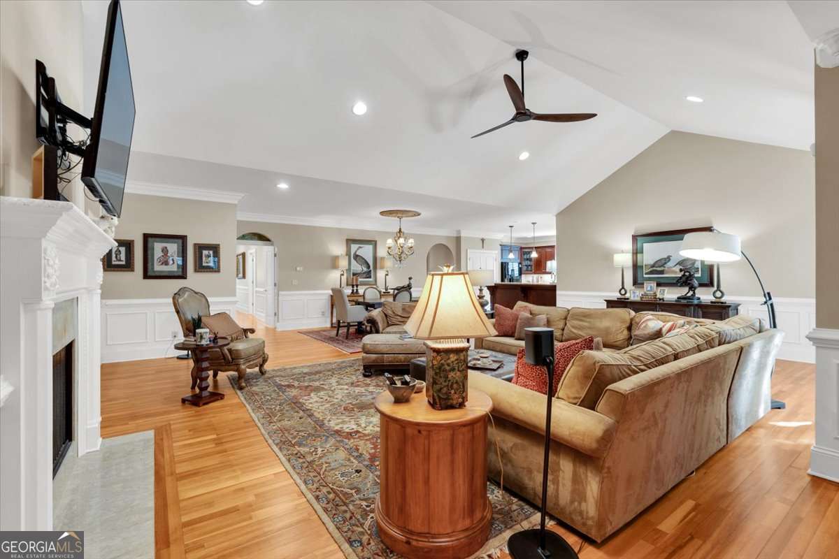 226 Maplecrest Lane SE