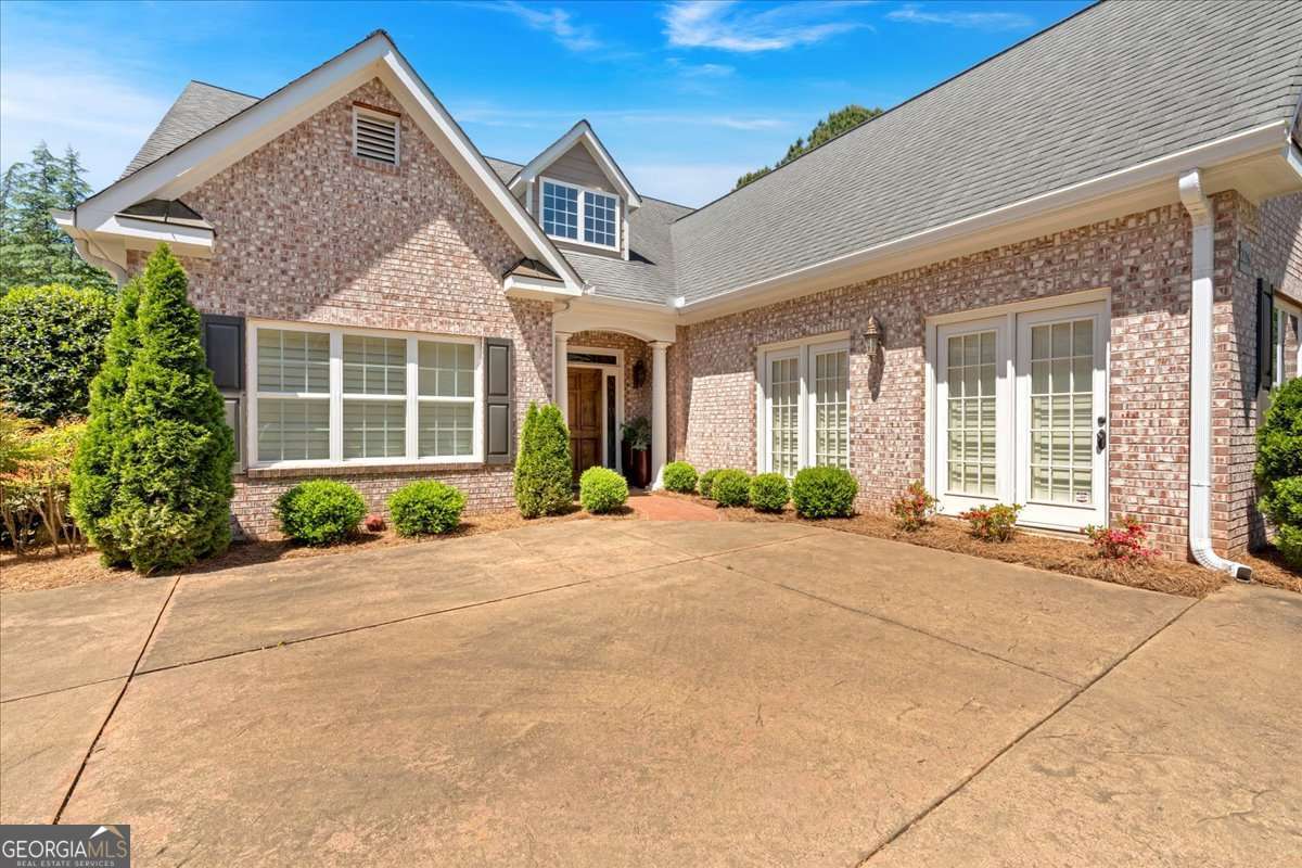 226 Maplecrest Lane SE