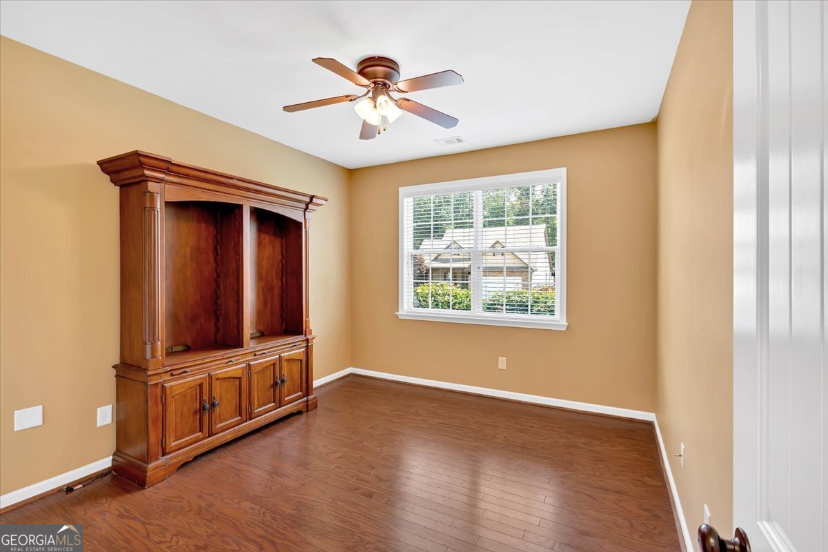 125 Thornwood Drive SW