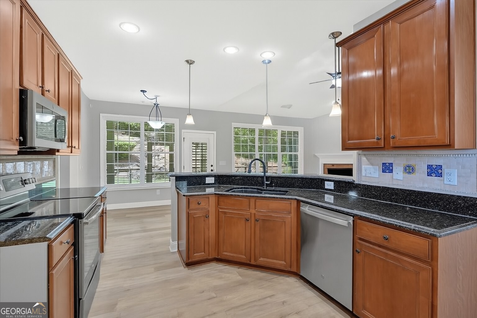 125 Thornwood Drive SW