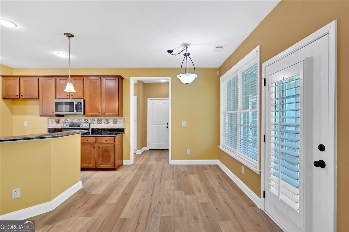 125 Thornwood Drive SW