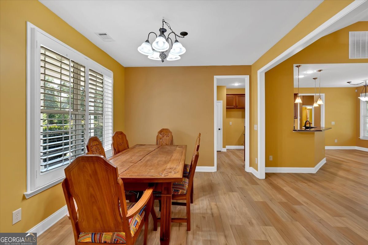 125 Thornwood Drive SW