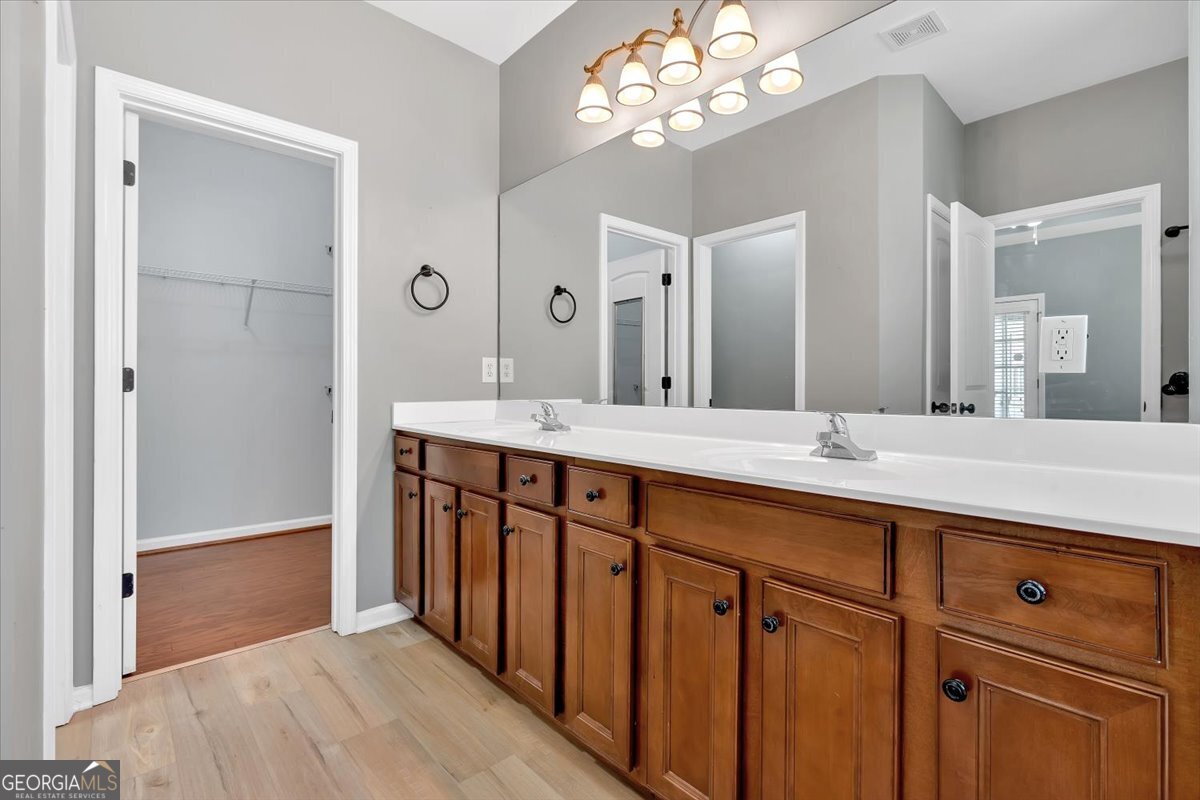 125 Thornwood Drive SW