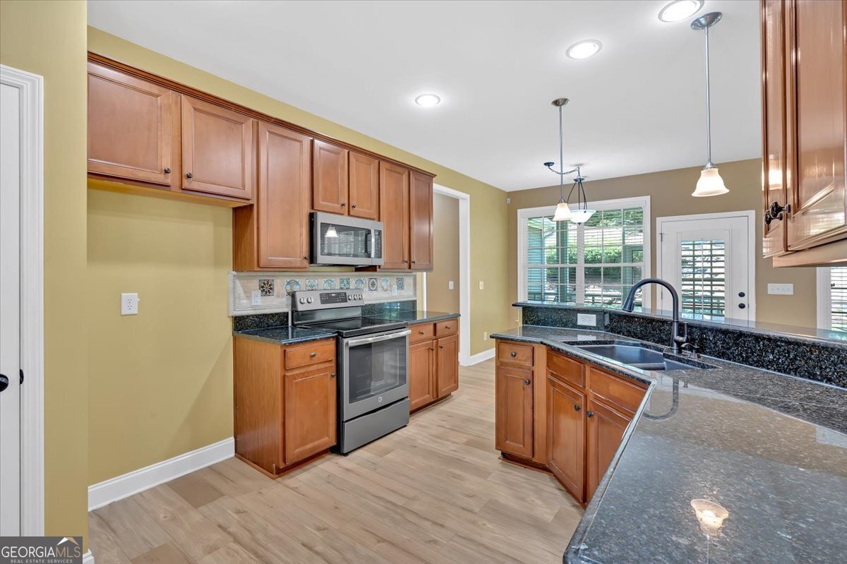 125 Thornwood Drive SW