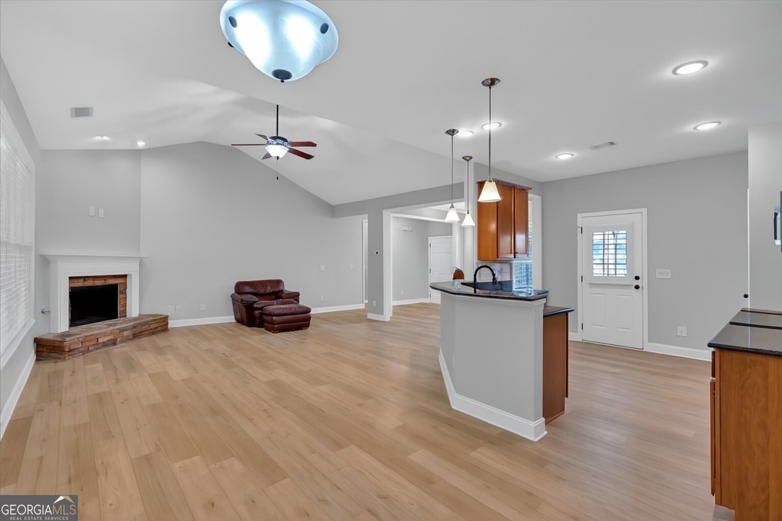 125 Thornwood Drive SW
