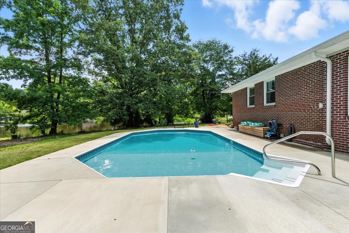 134 Salem Drive NW