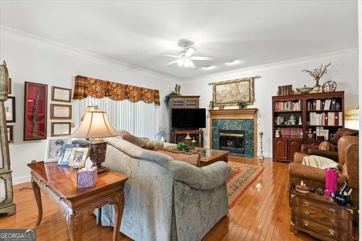 3 Belmont Court SE