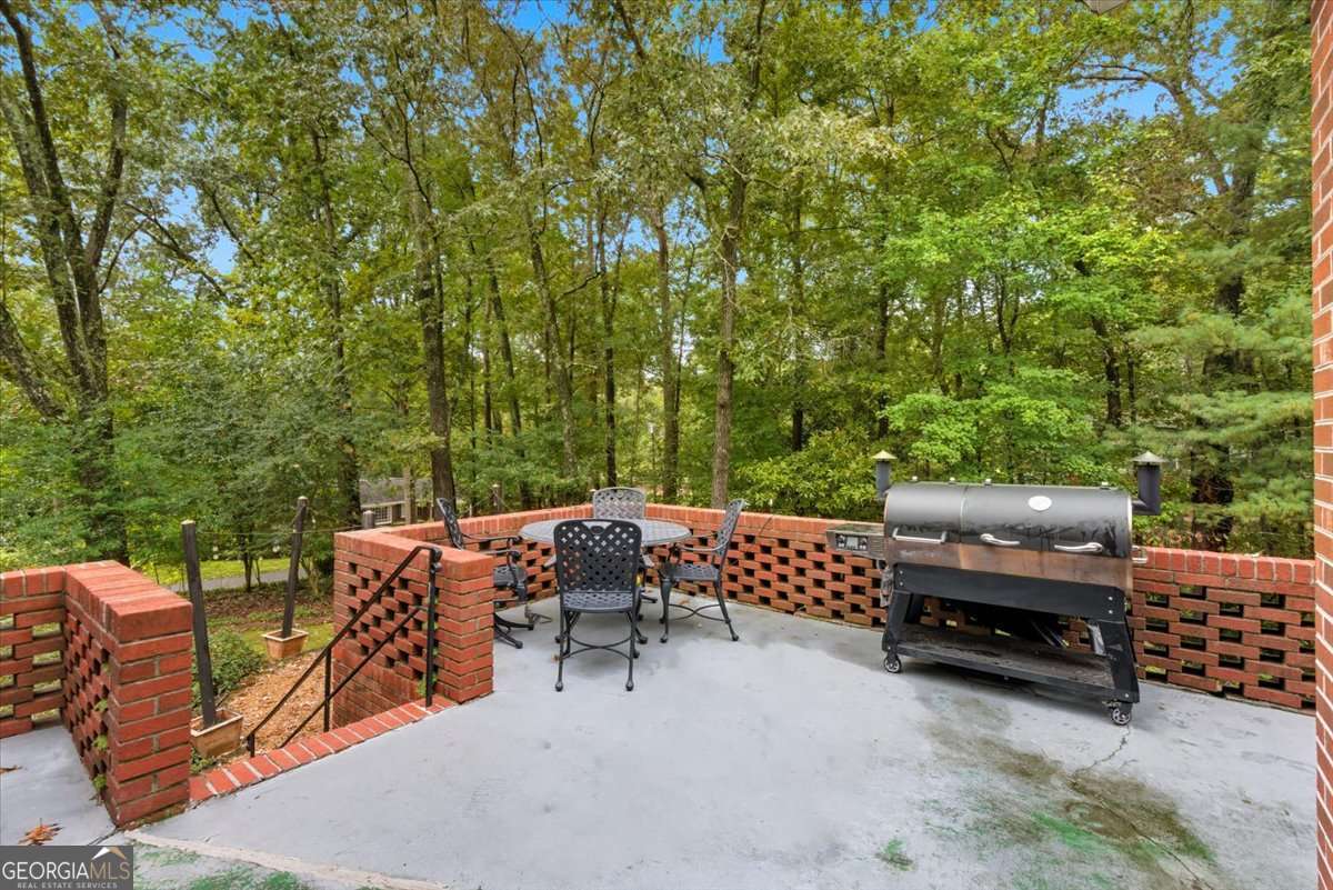 28 Crestwood Drive SW
