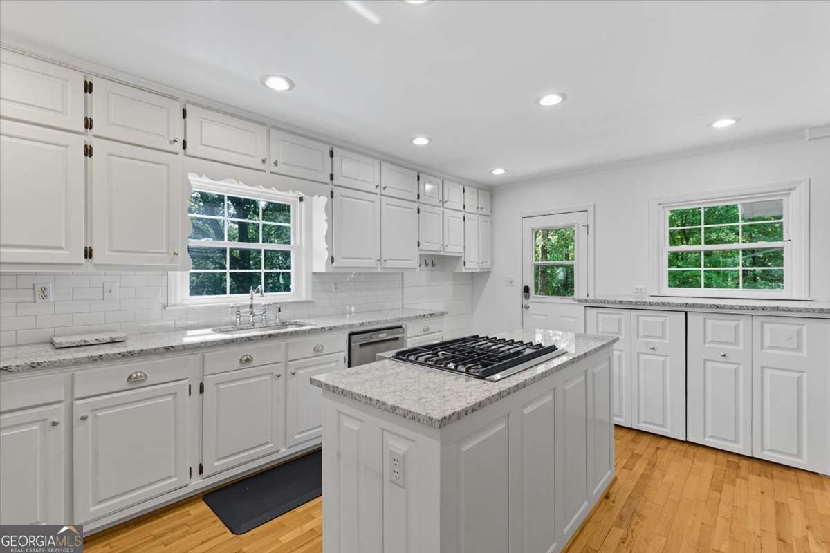 28 Crestwood Drive SW