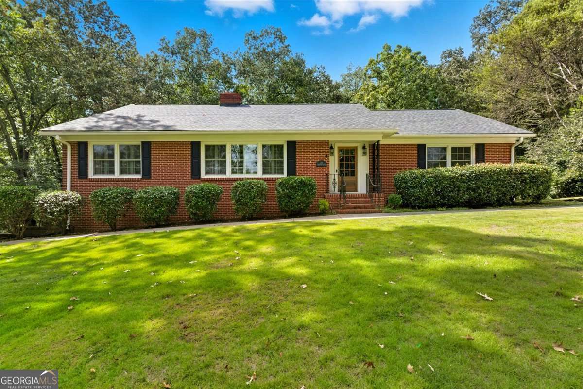 28 Crestwood Drive SW