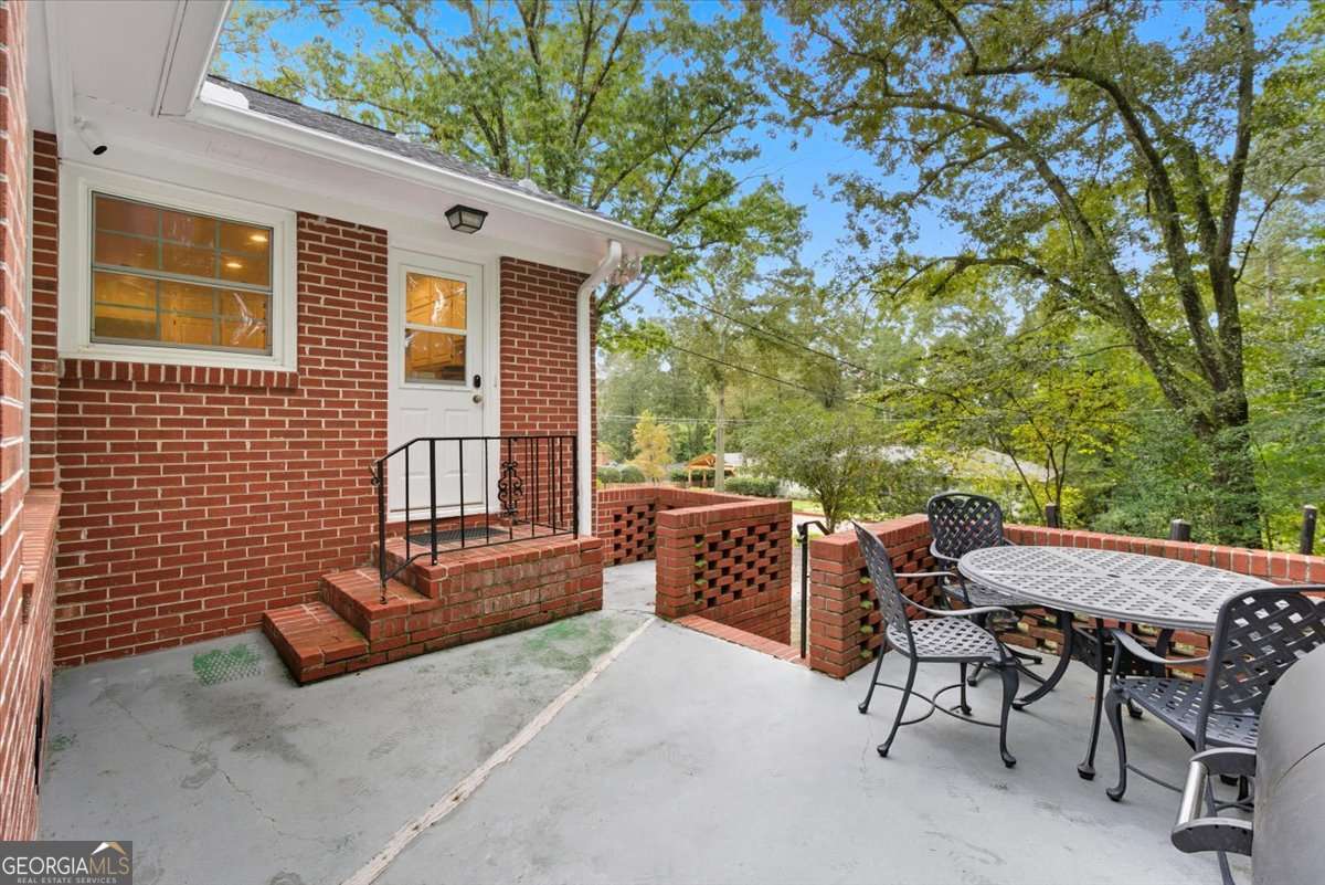 28 Crestwood Drive SW
