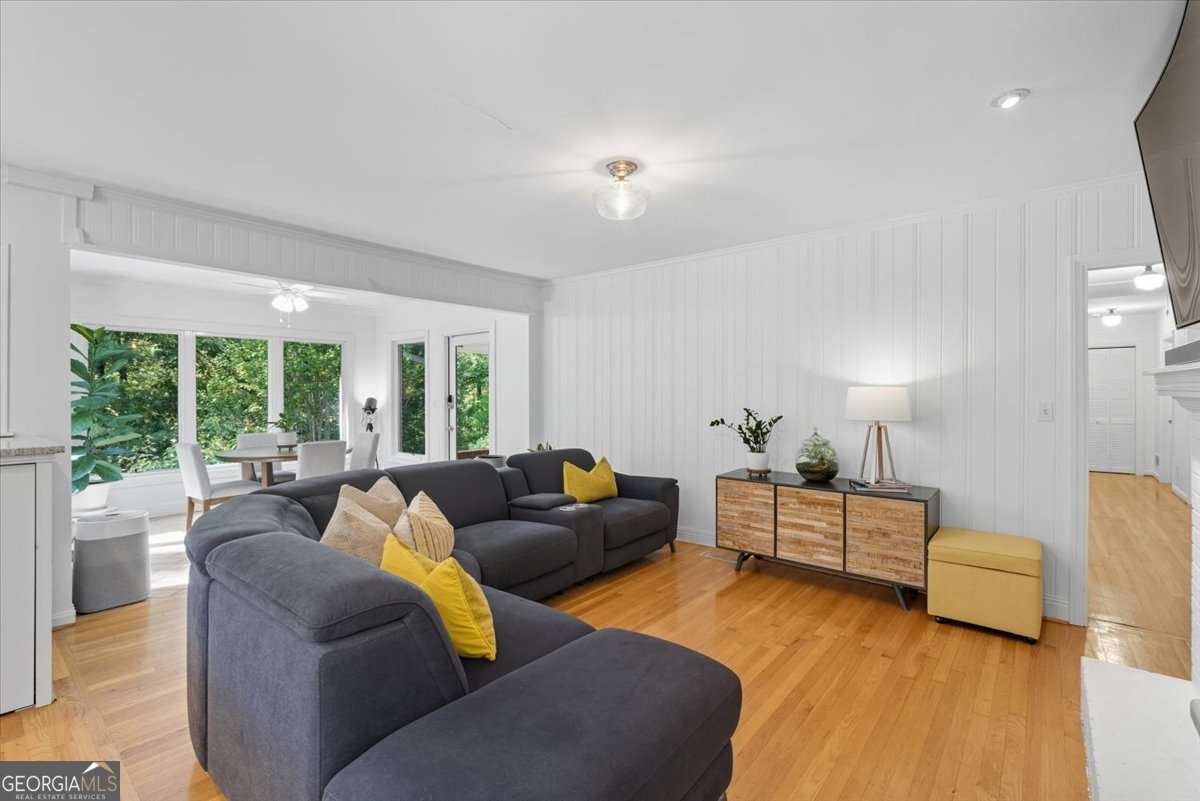 28 Crestwood Drive SW