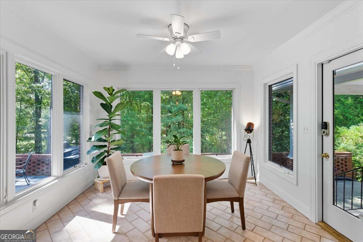 28 Crestwood Drive SW