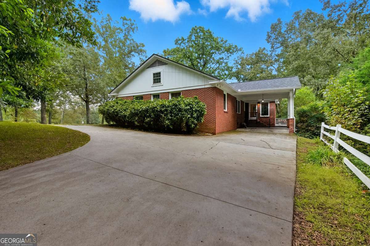 28 Crestwood Drive SW