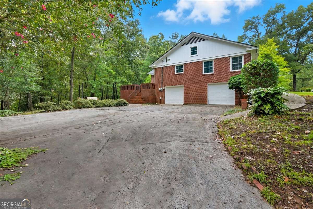 28 Crestwood Drive SW