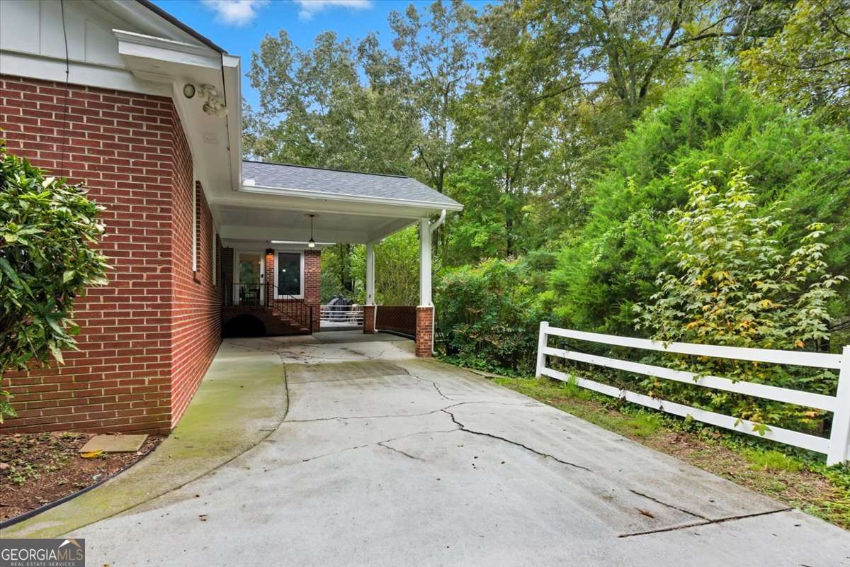28 Crestwood Drive SW