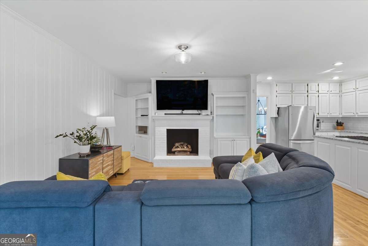 28 Crestwood Drive SW