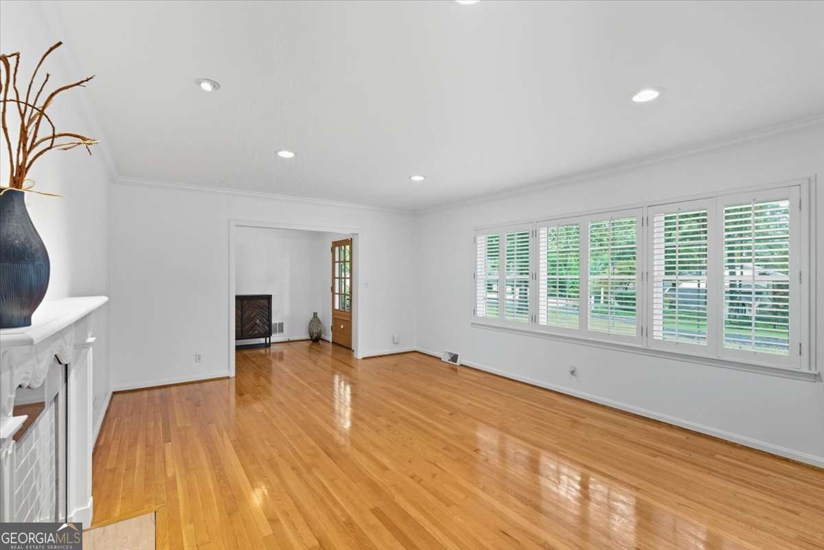 28 Crestwood Drive SW