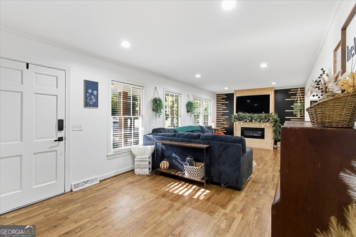 7 Thrushwood Road NE