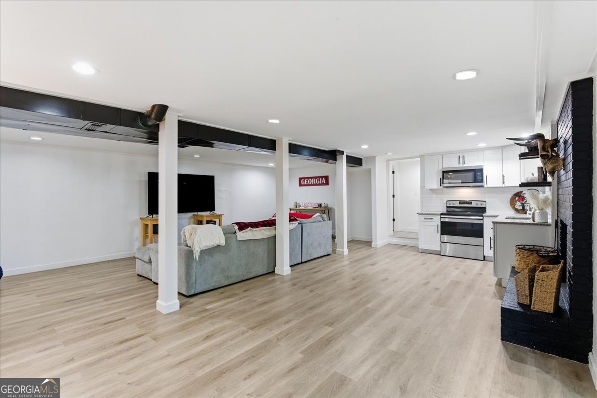 7 Thrushwood Road NE