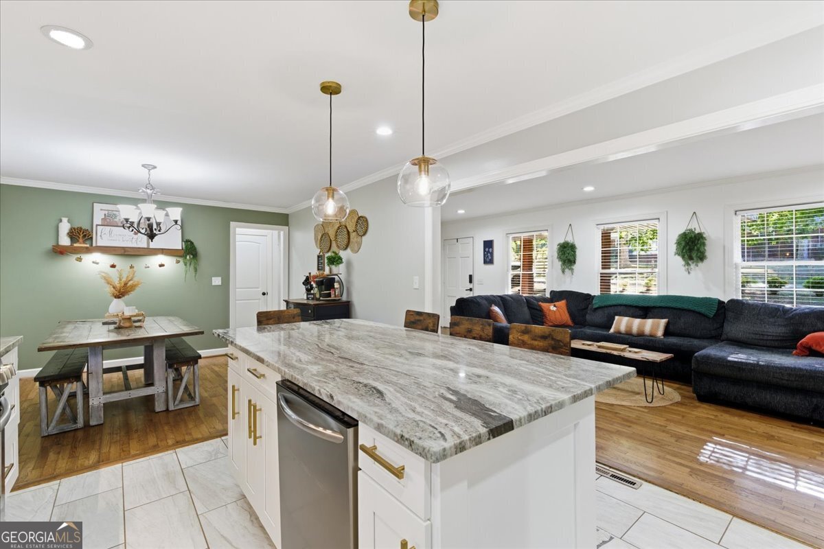 7 Thrushwood Road NE