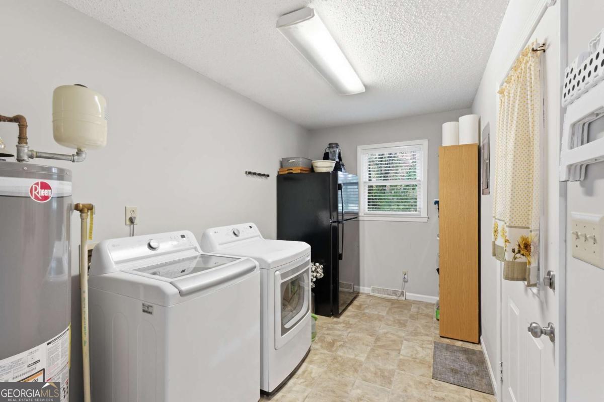 1024 New Rosedale Road NE