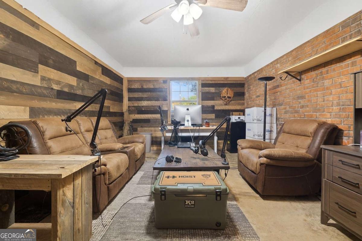 1024 New Rosedale Road NE