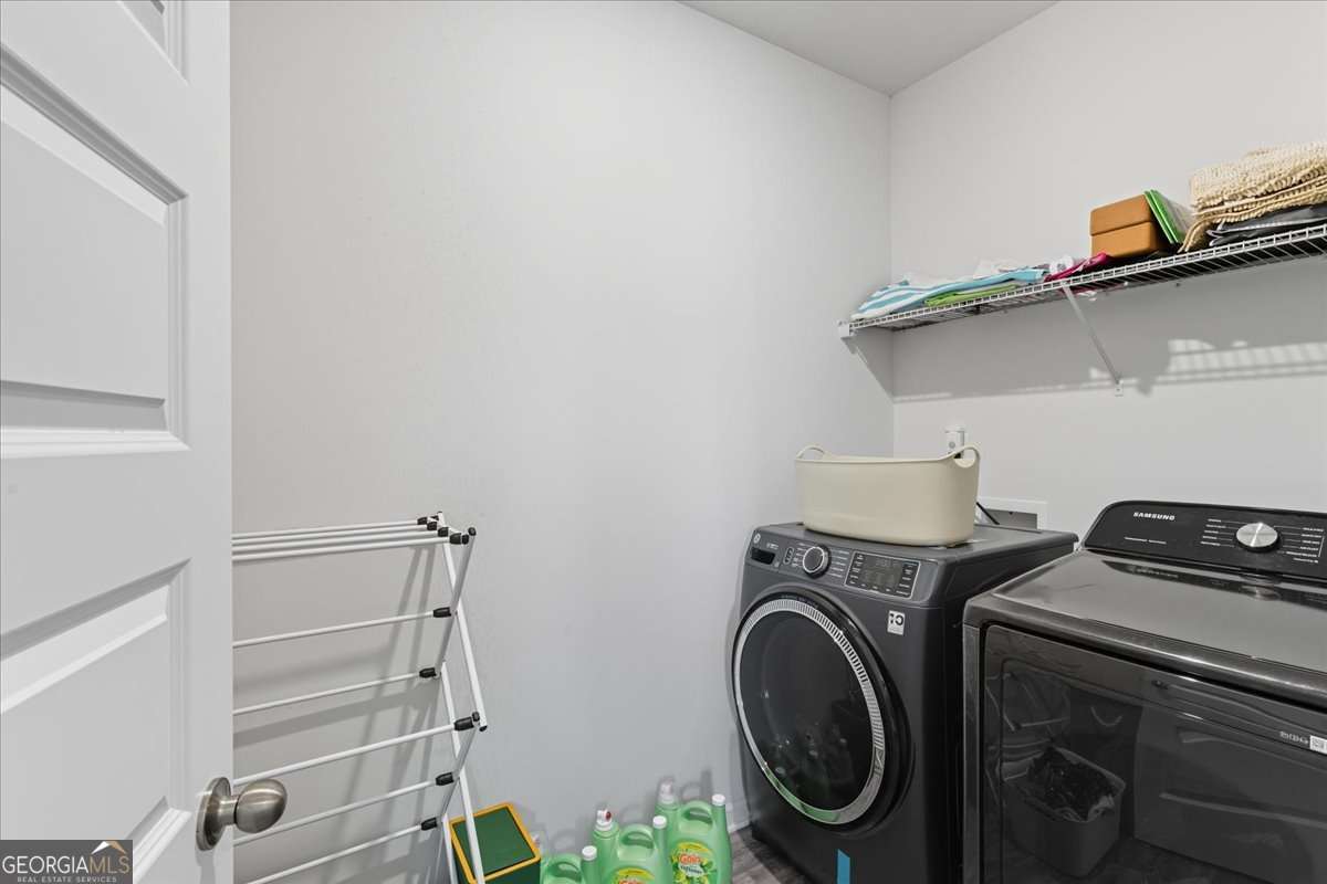 12 Majestic Oaks Way NE