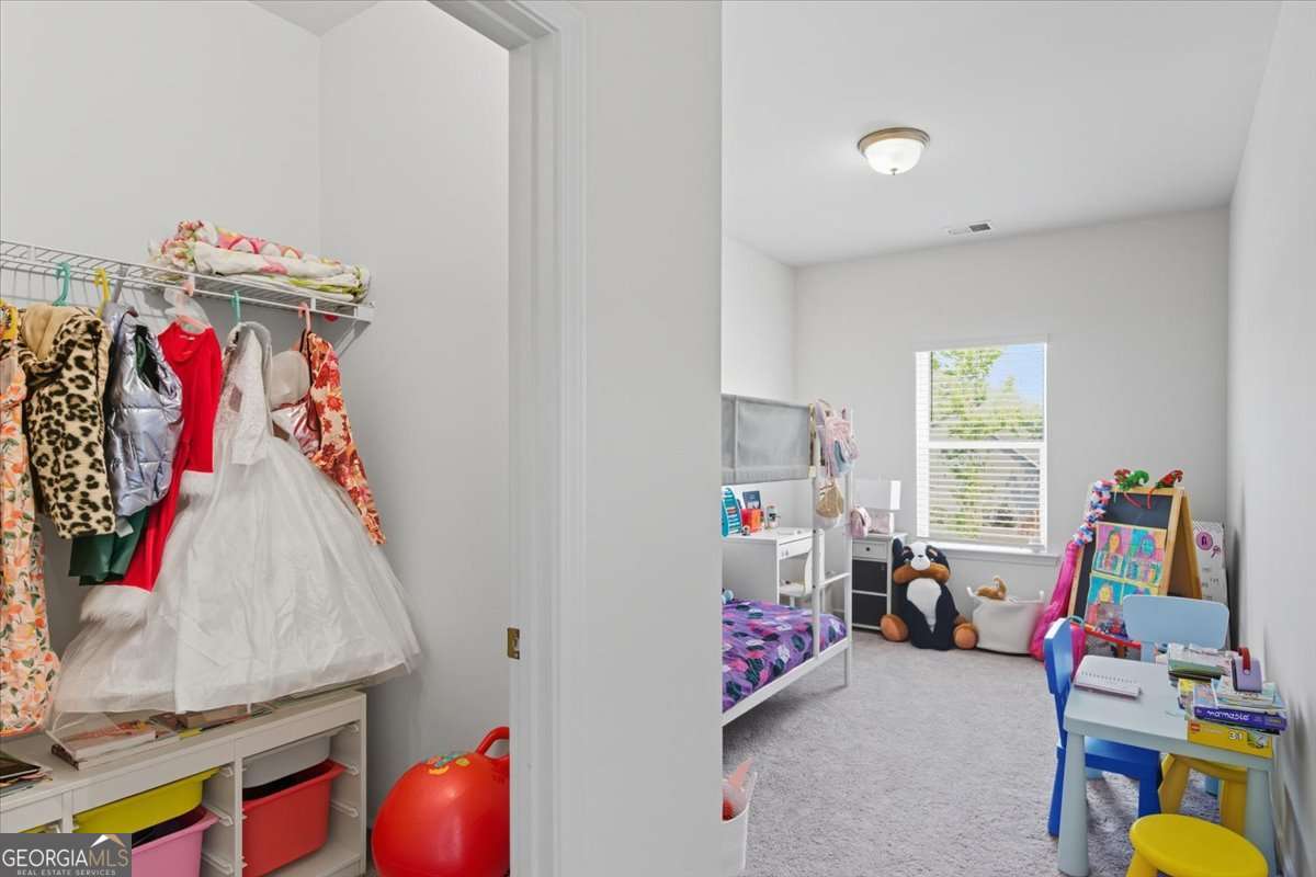 12 Majestic Oaks Way NE