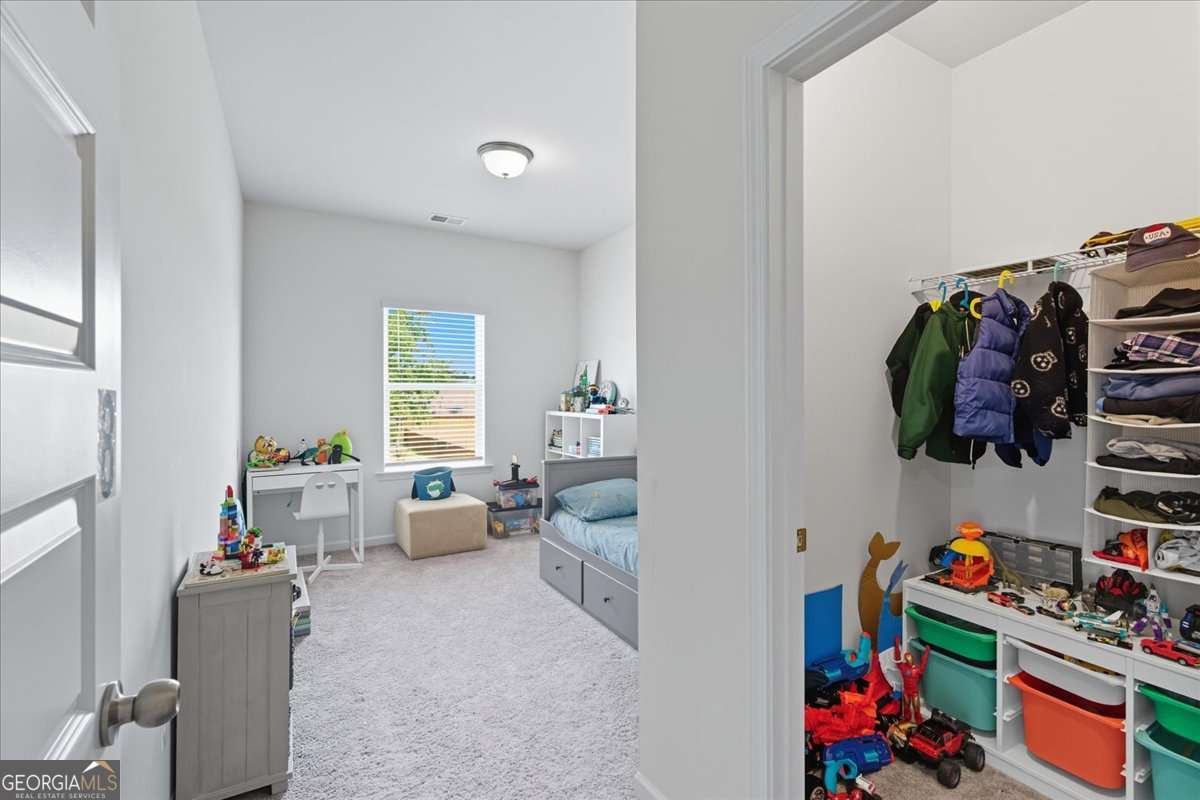 12 Majestic Oaks Way NE