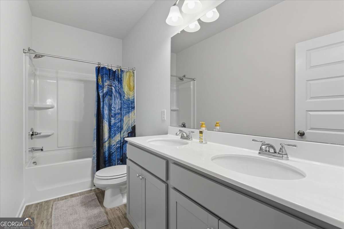 12 Majestic Oaks Way NE