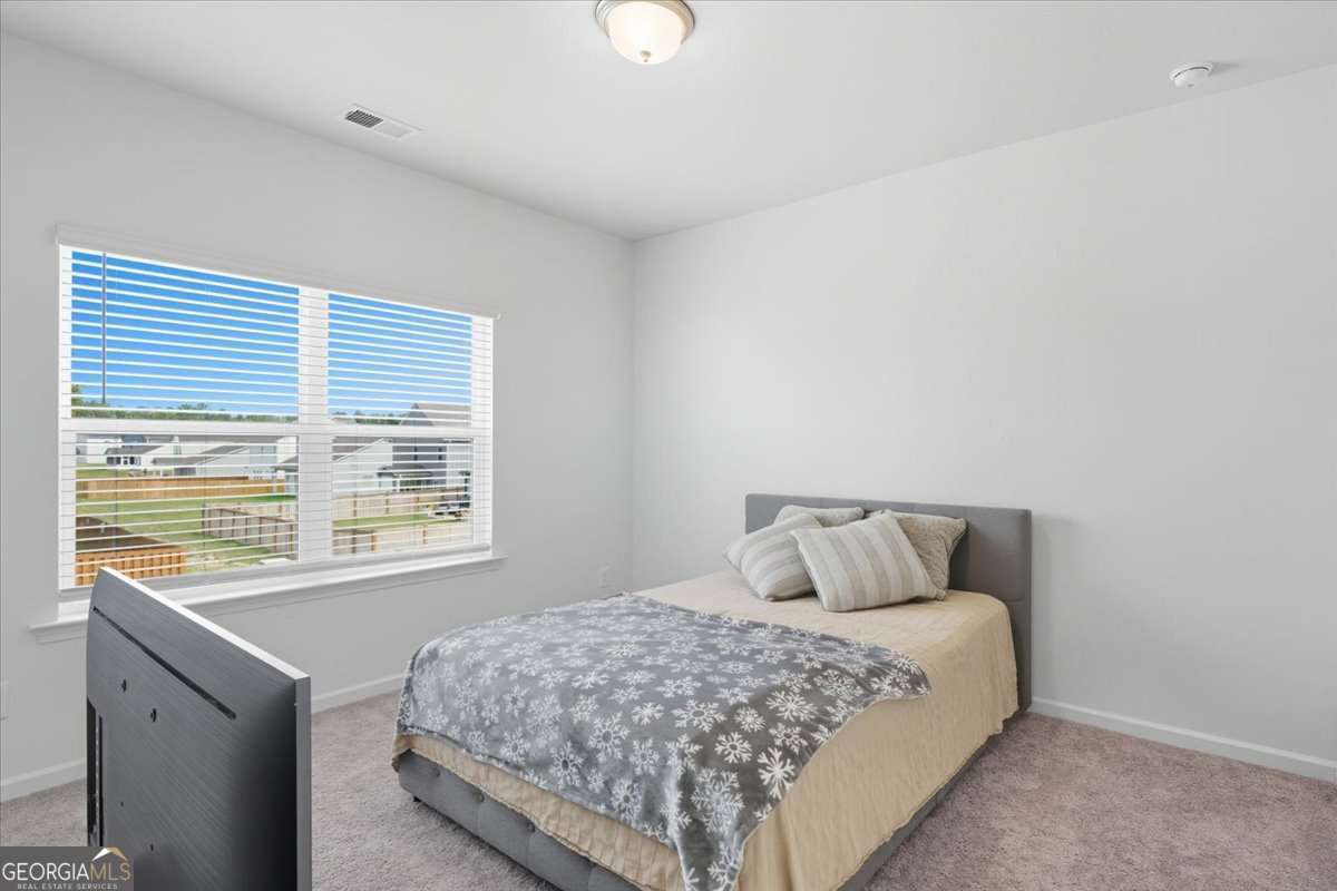 12 Majestic Oaks Way NE