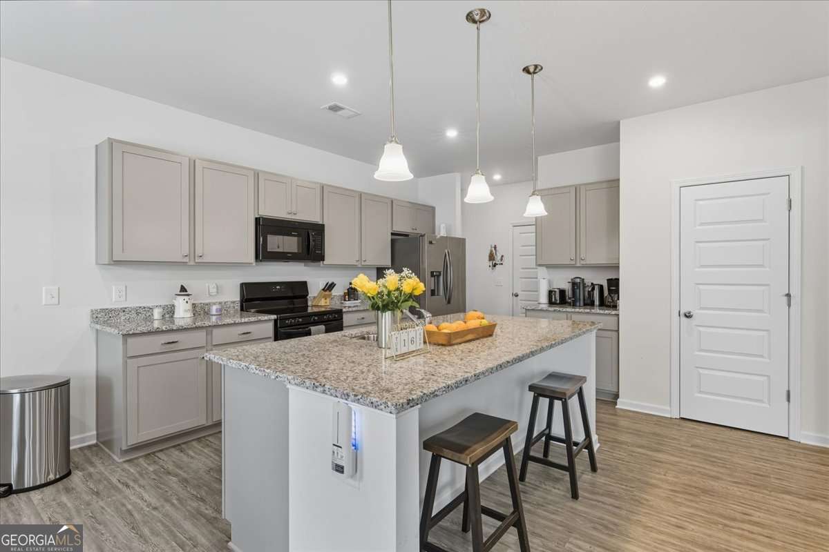 12 Majestic Oaks Way NE