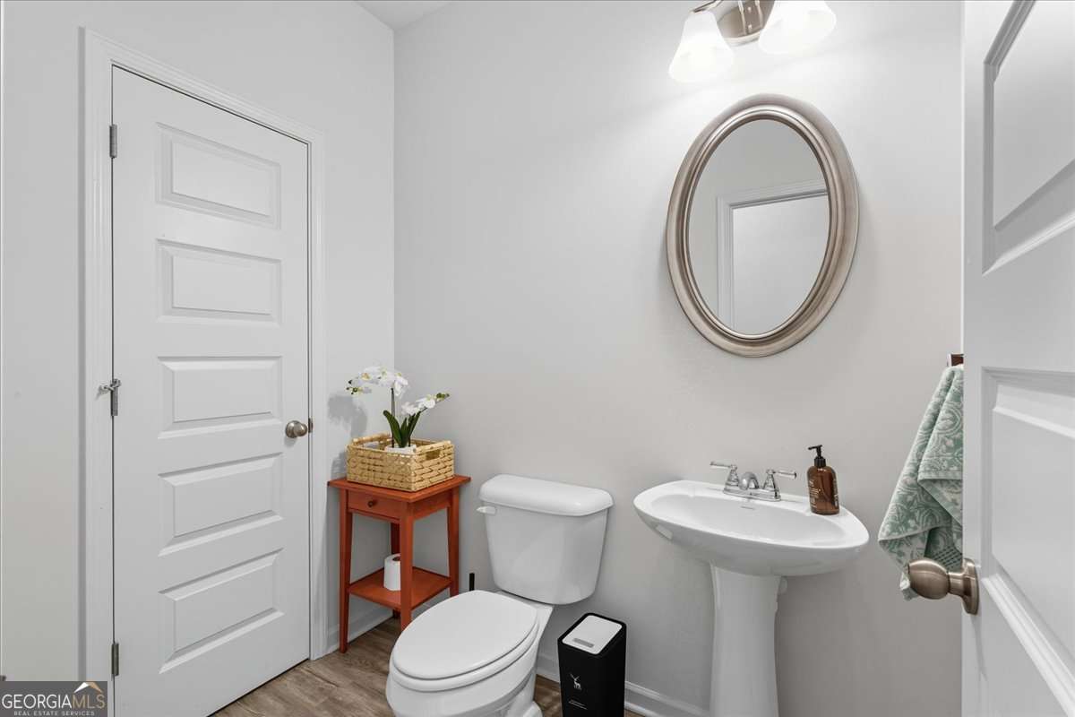 12 Majestic Oaks Way NE