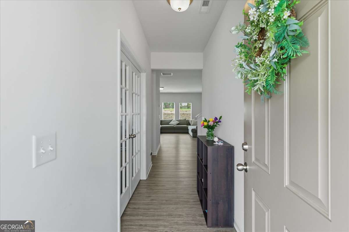 12 Majestic Oaks Way NE