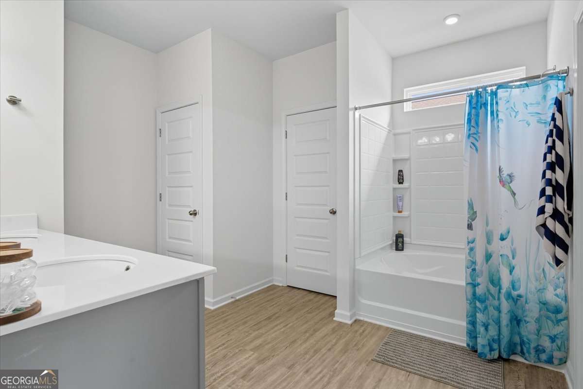 12 Majestic Oaks Way NE