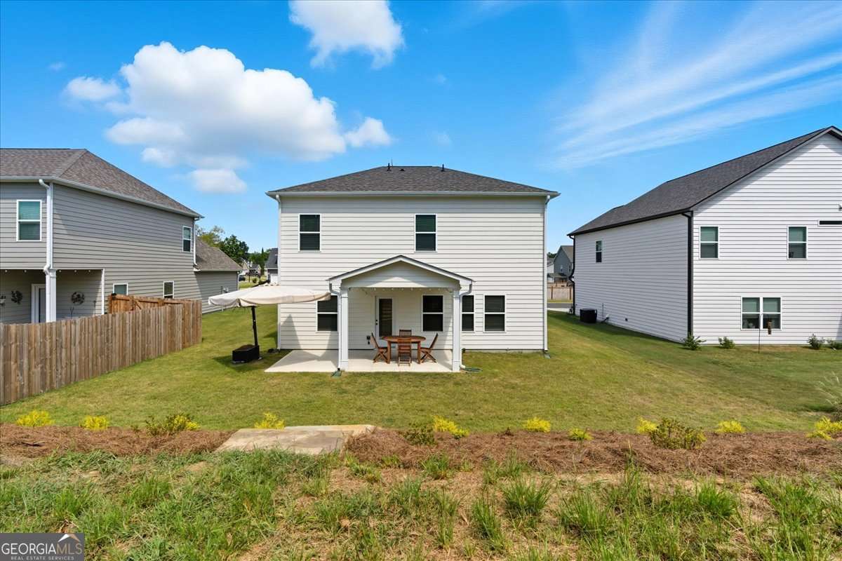 12 Majestic Oaks Way NE