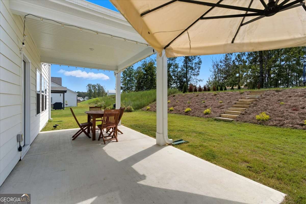 12 Majestic Oaks Way NE