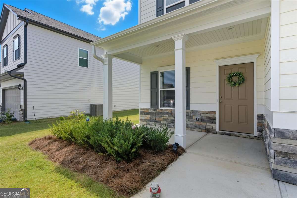 12 Majestic Oaks Way NE