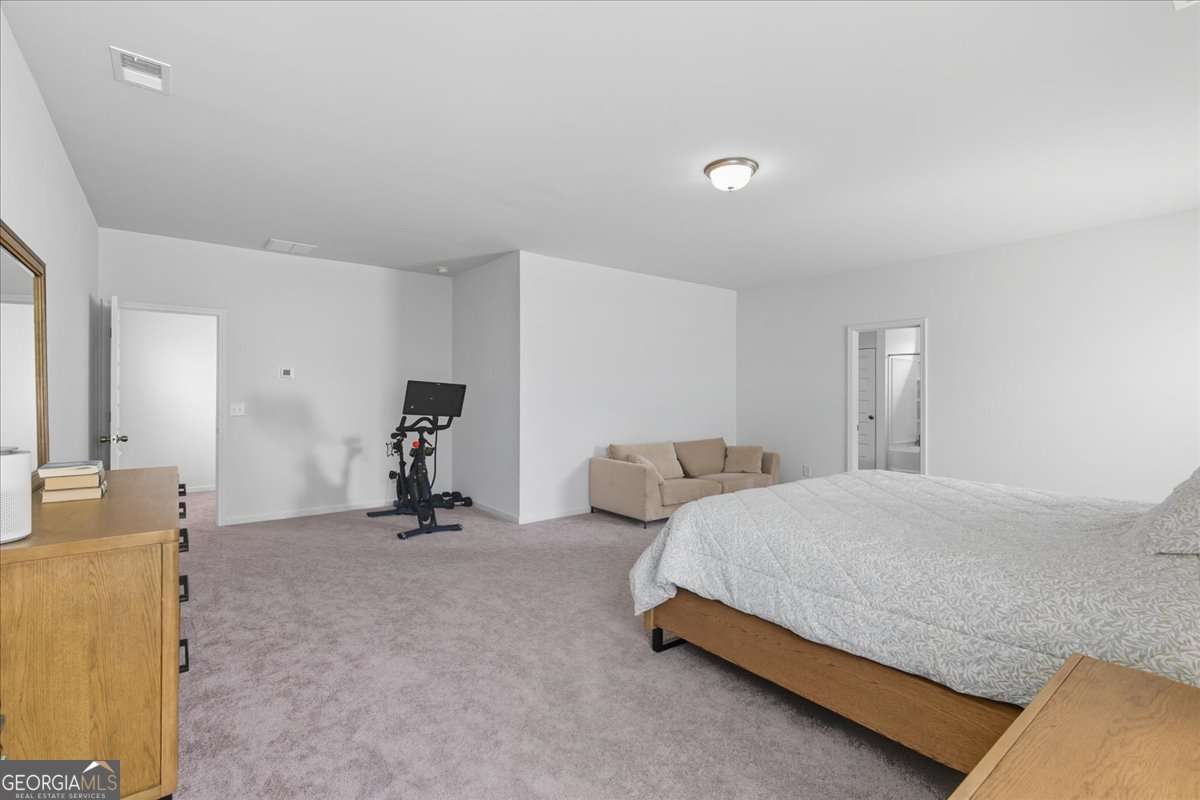 12 Majestic Oaks Way NE