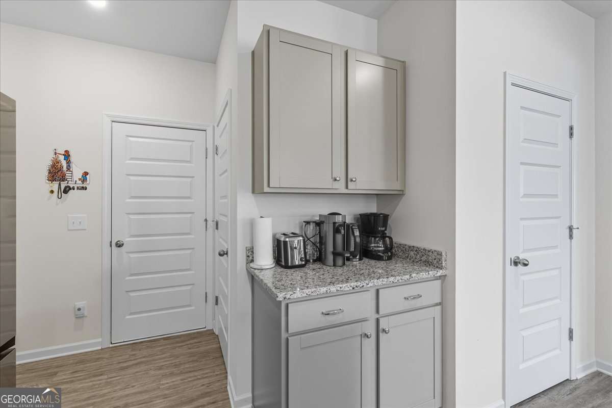 12 Majestic Oaks Way NE