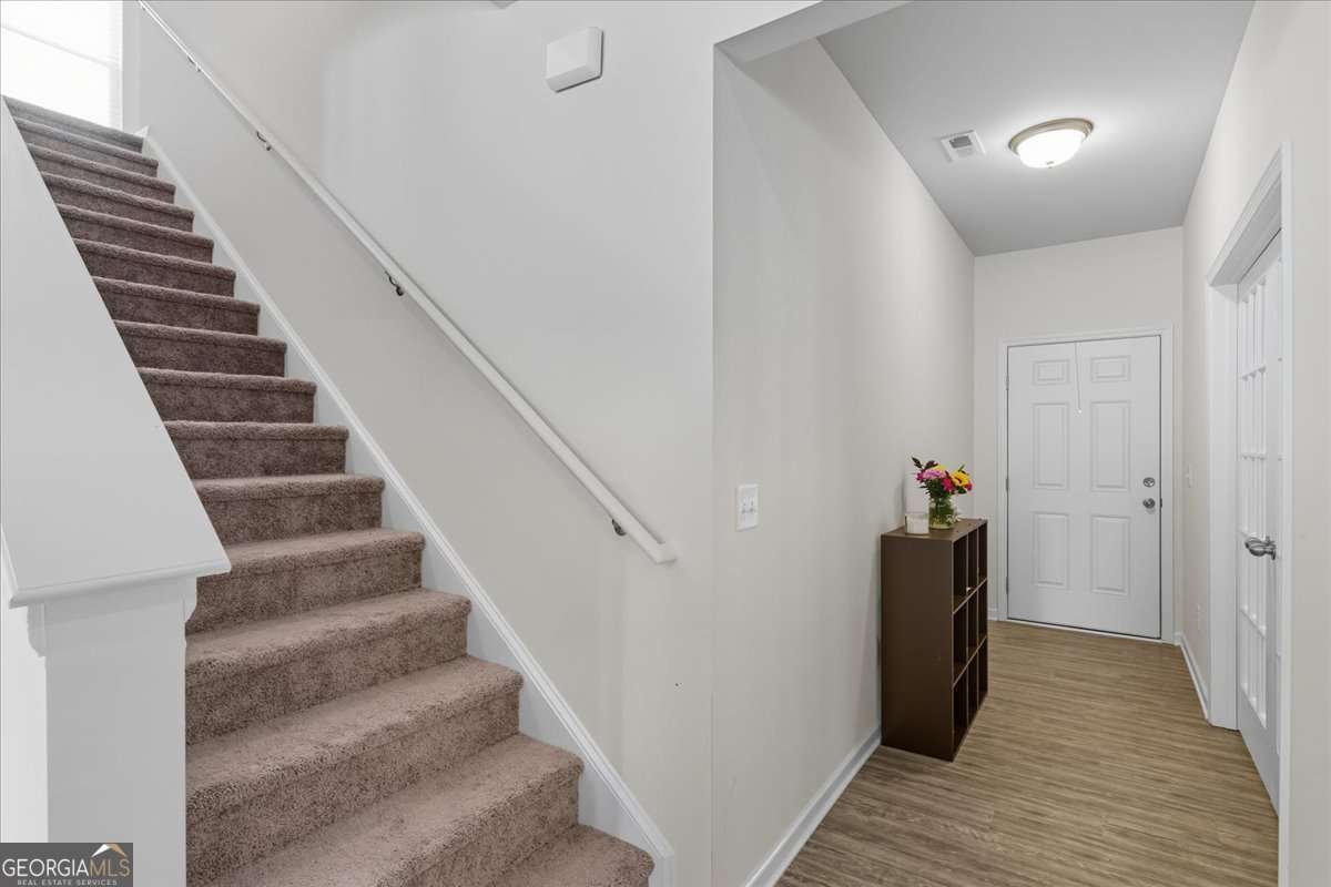 12 Majestic Oaks Way NE