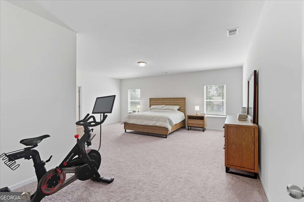 12 Majestic Oaks Way NE