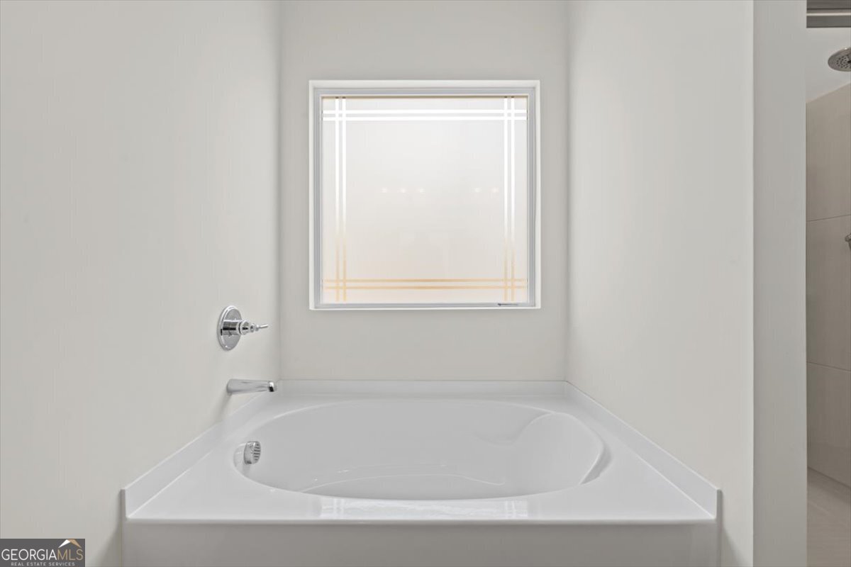 23 Whistling Oaks Drive