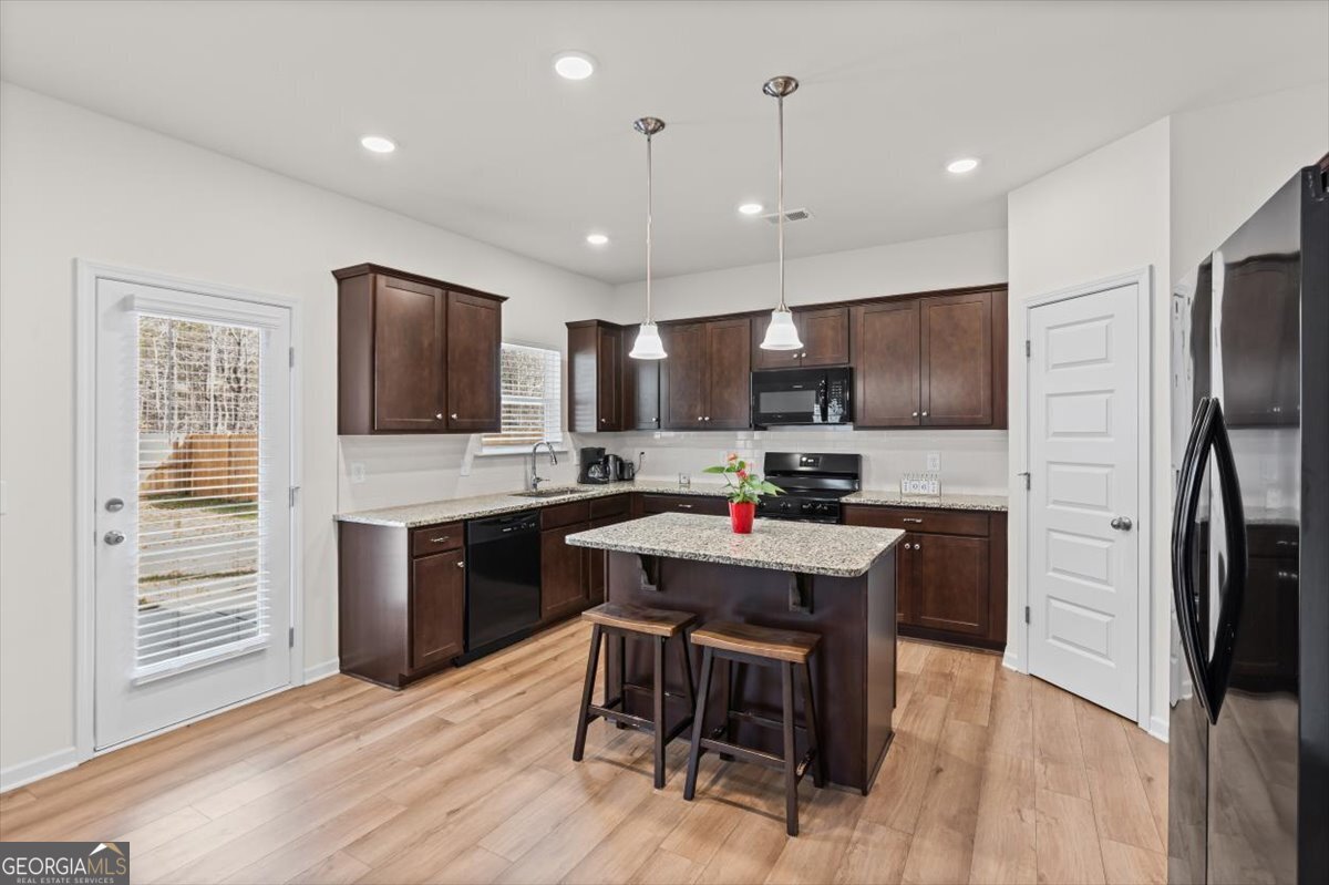 23 Whistling Oaks Drive