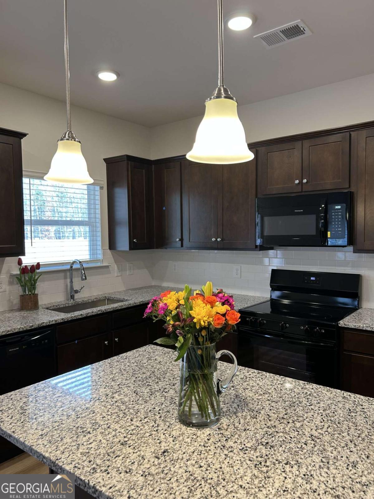 23 Whistling Oaks Drive