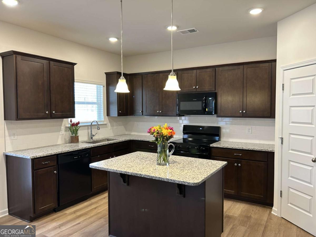 23 Whistling Oaks Drive